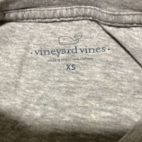 Vineyard, vines, happy holidays, long sleeve, gray pocket, tee size extra small - Picture 4 of 6
